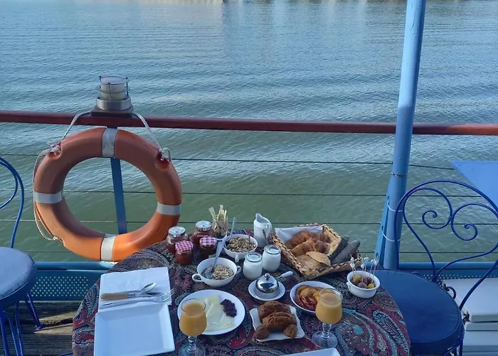 Guest house Peniche Uhartea D'hotes 